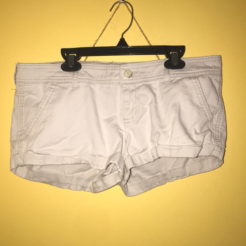 Hollister khaki shorts